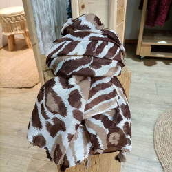 Echarpe  motif animal avec pompons