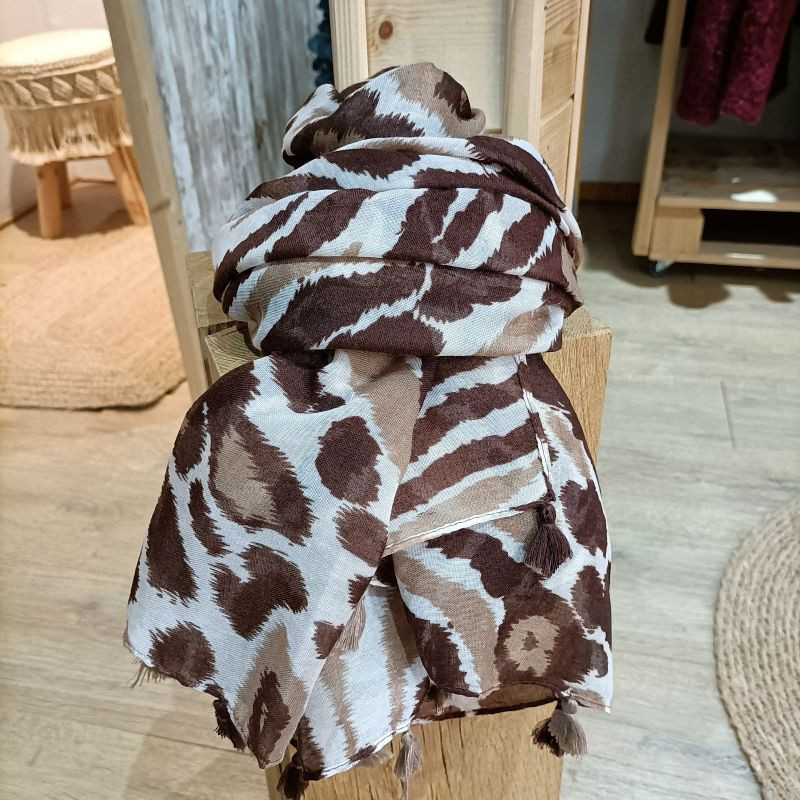 Echarpe  motif animal avec pompons