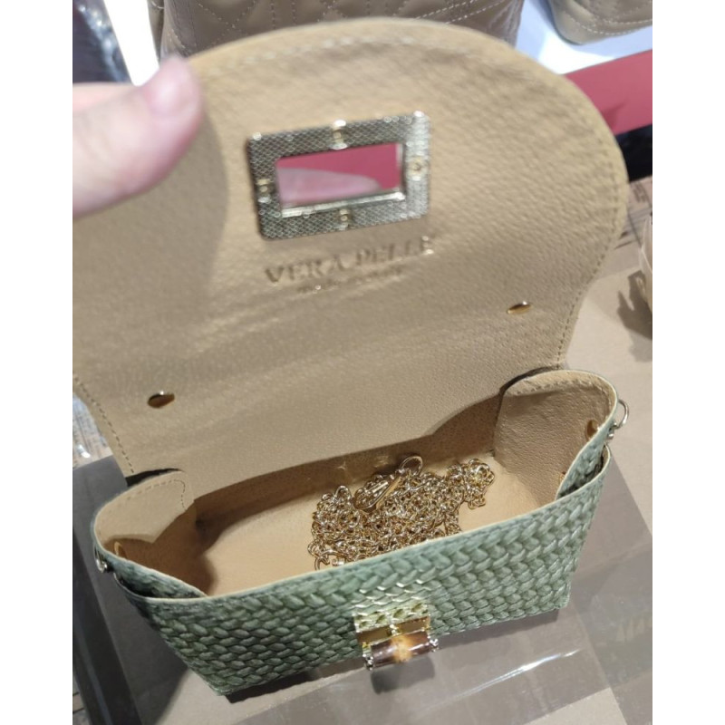 Sac à main au motif  tressé avec chaîne dorée – élégant et chic