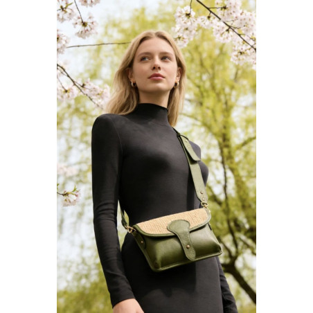 Sac bandoulière femme en cuir et raphia – fermeture bouton pression
