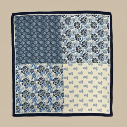 Foulards Carré de Luxe " Motifs fleurs bleues "