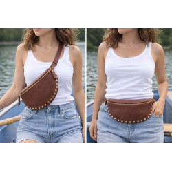 Sac Banane femme en Cuir Grainé " Clouté "