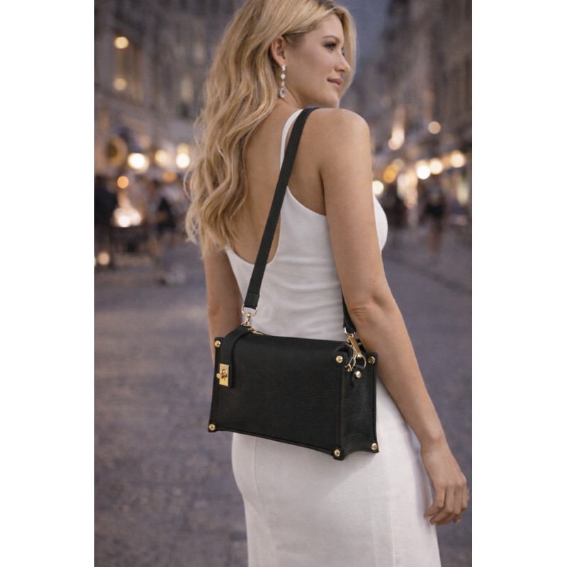 Sac bandoulière femme élégant – Petit sac structuré tendance avec détails métalliques – Format compact chic