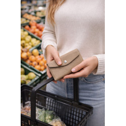 Porte-monnaie femme élégant noir en cuir – format compact chic avec bouton pression