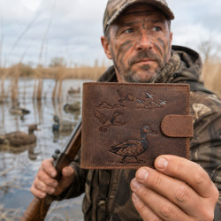 Porte-monnaie Canard en cuir vachette – Motif chasse au gibier d’eau