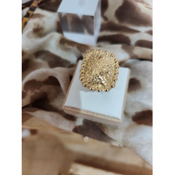 Bague dorée rectangulaire texturée avec bord perlé – Acier inoxydable